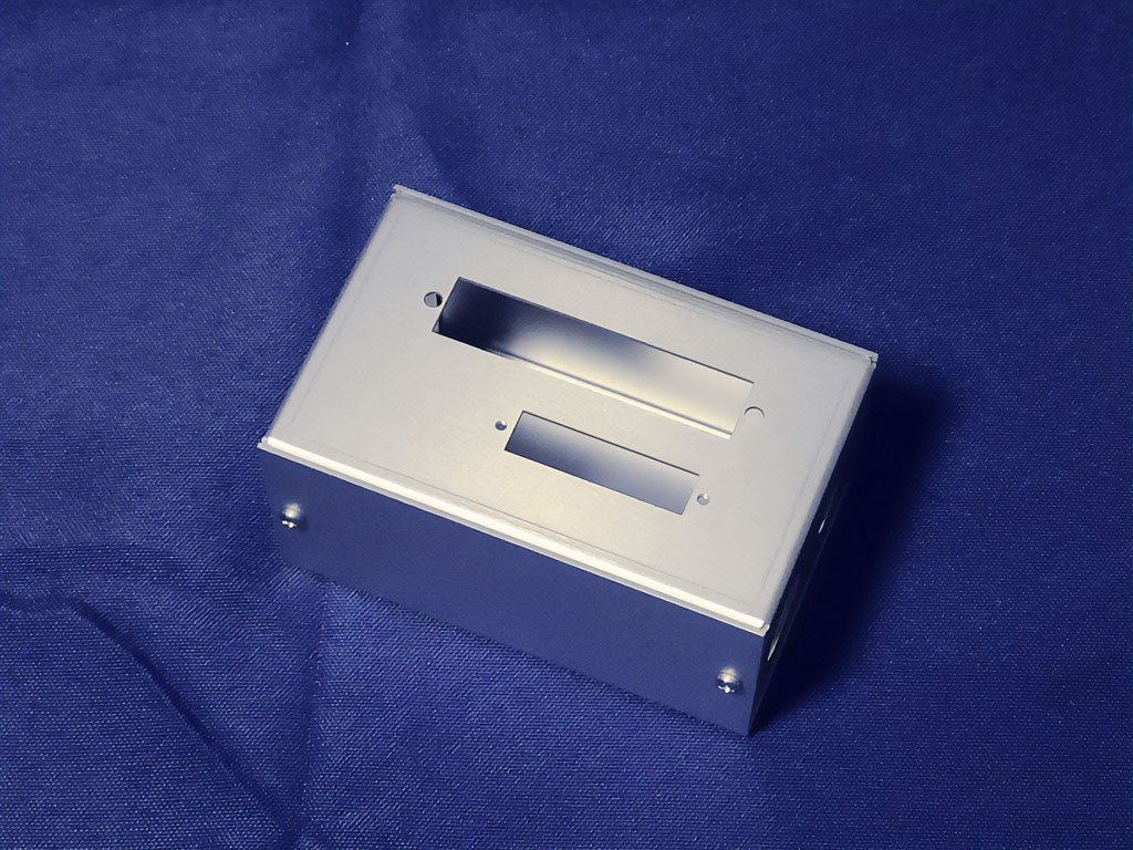 アルミ組み合わせボックスの製作過程 3
