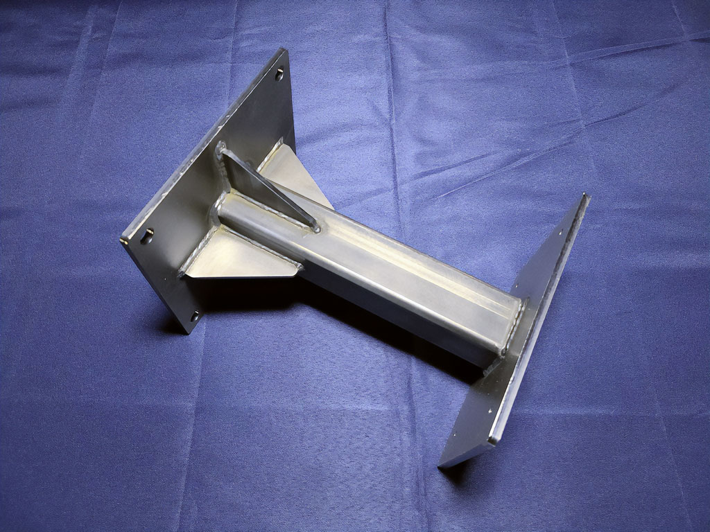 設備用スタンド製作の製作過程 2