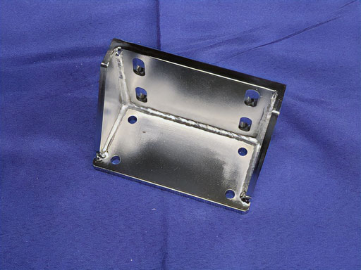 リブ付きブラケット(ニッケルメッキ) の加工事例